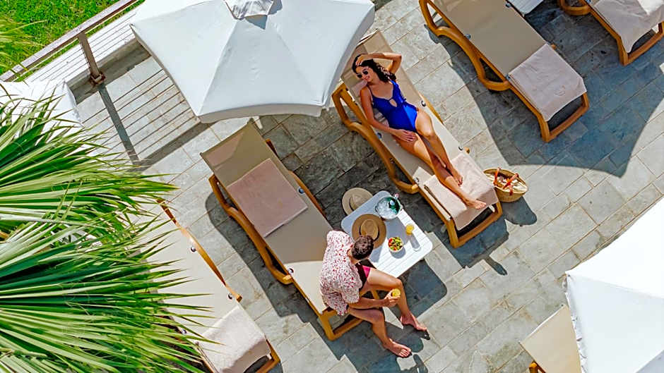 Golden Coast Beach Hotel