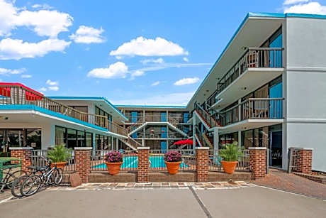 Alamar Resort Inn