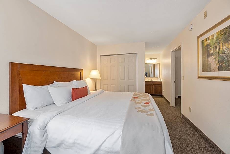 Residences at Daniel Webster