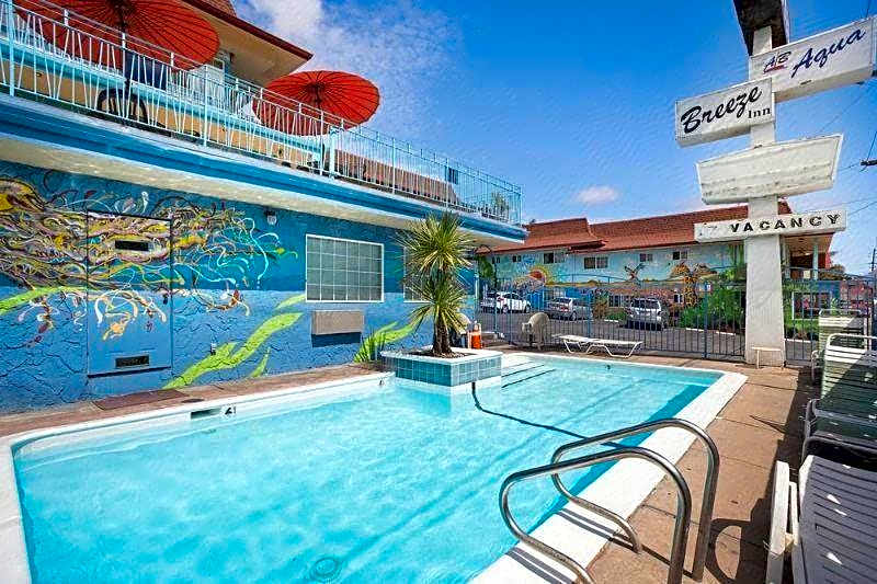 Aqua Breeze Inn
