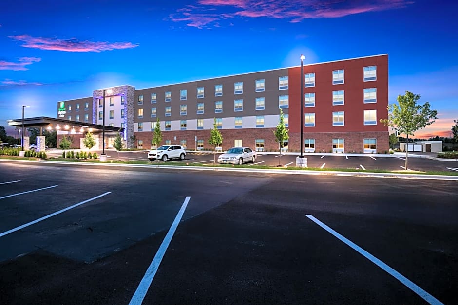Holiday Inn Express & Suites Chicago - Hoffman Estates By IHG