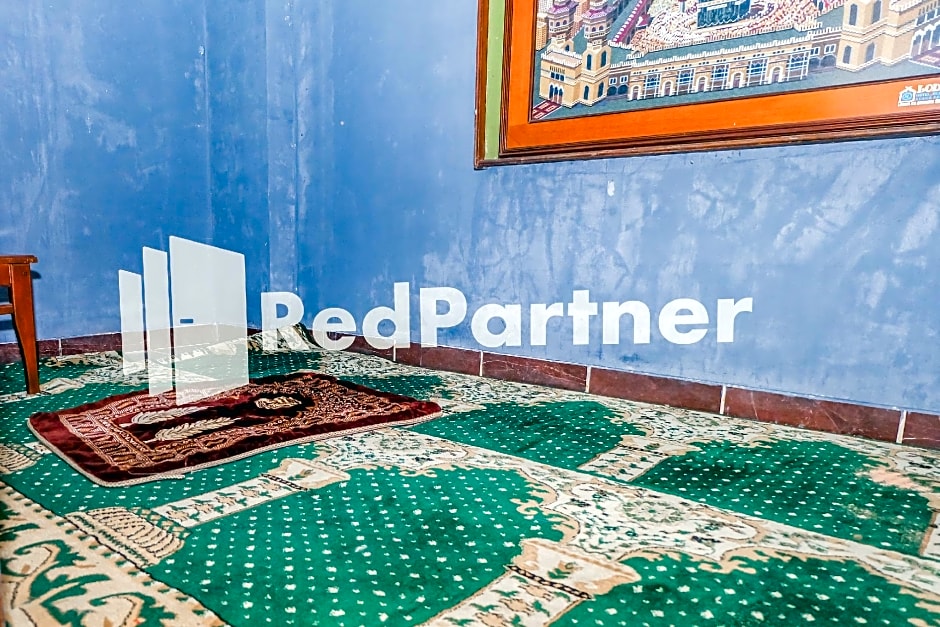 Hotel Sebelas @ Jalan Palasari Mitra RedDoorz