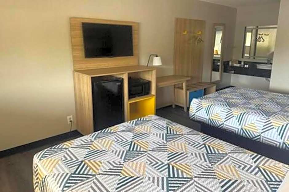 Days Inn by Wyndham Kansas City Northeast