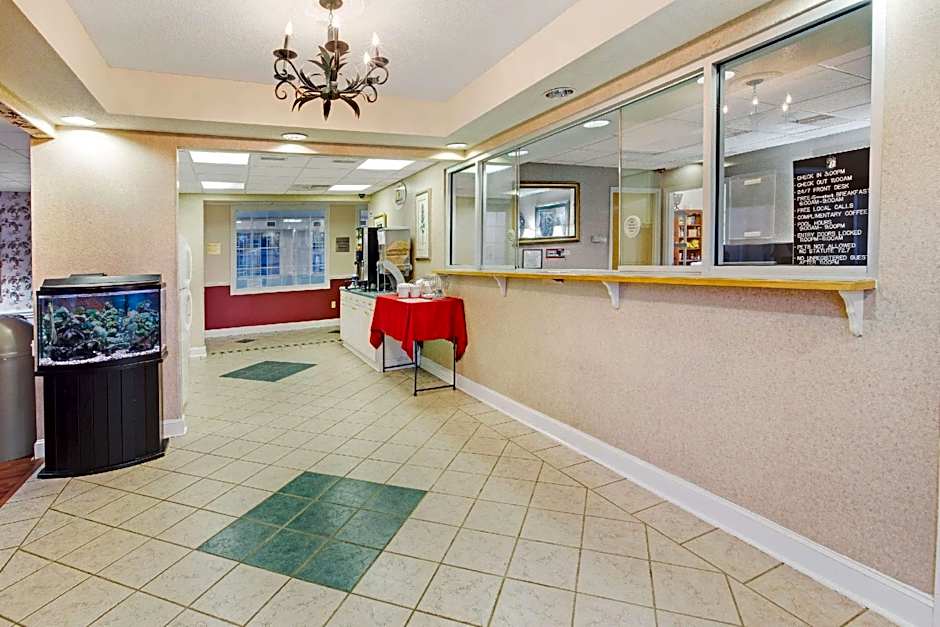Super 8 by Wyndham Salisbury