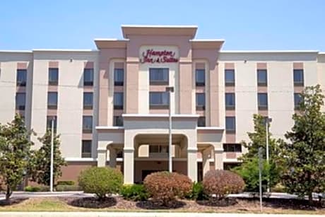 Hampton Inn & Suites Largo