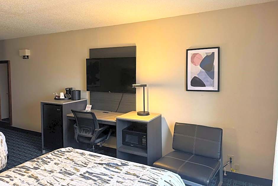 Wingate by Wyndham Dayton North