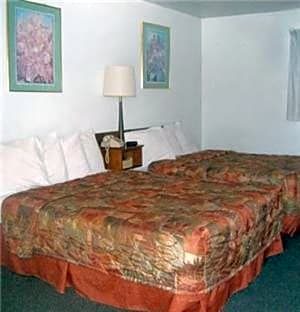Queen Room with Two Queen Beds - Non-Smoking