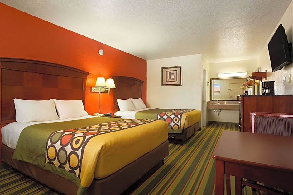Super 8 by Wyndham Pleasanton