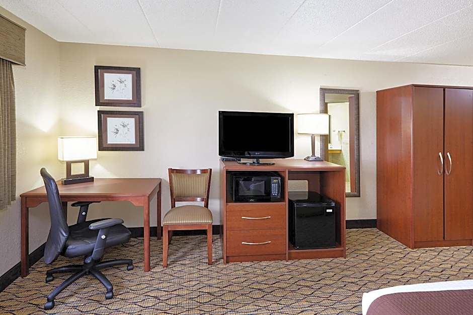 AmericInn by Wyndham Sheboygan