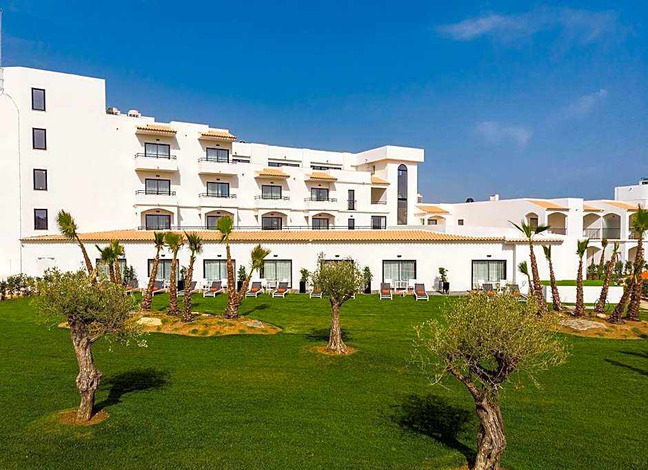 Regency Salgados Hotel and Spa