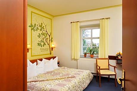 Quadruple Room with Private Bathroom