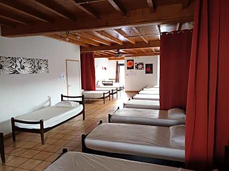 Refuge d'étape Zuharpeta Randonneur Pèlerin