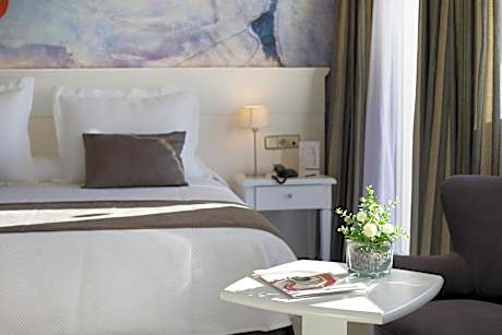 Deluxe Double or Twin Room with Sea View