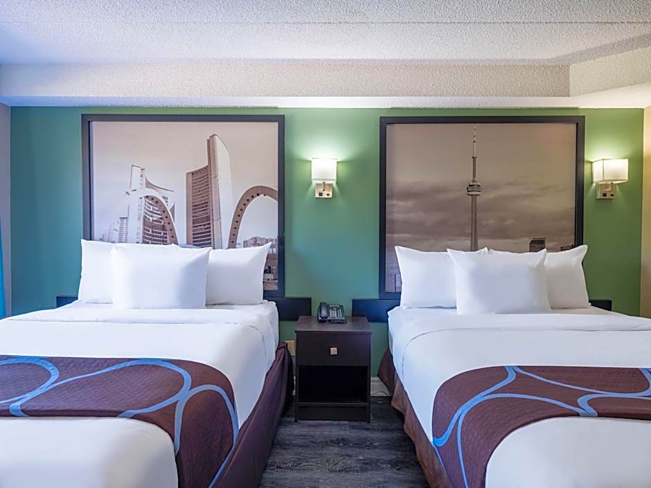 Super 8 by Wyndham Toronto East ON
