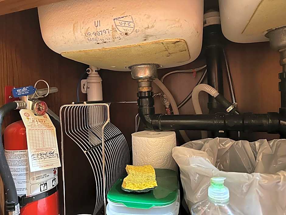 Solara Escape - 2BR Retreat with Pool - Hot Tub - Gym - Spa