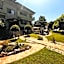 Anassa Deluxe Apartments & Studios