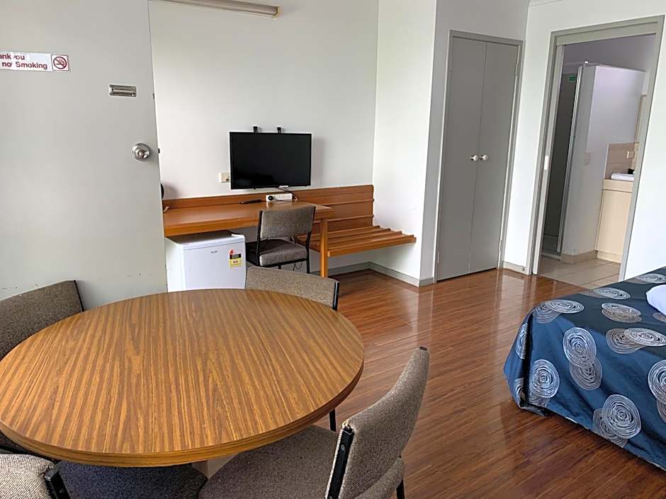 Beaconsfield Lodge Motel