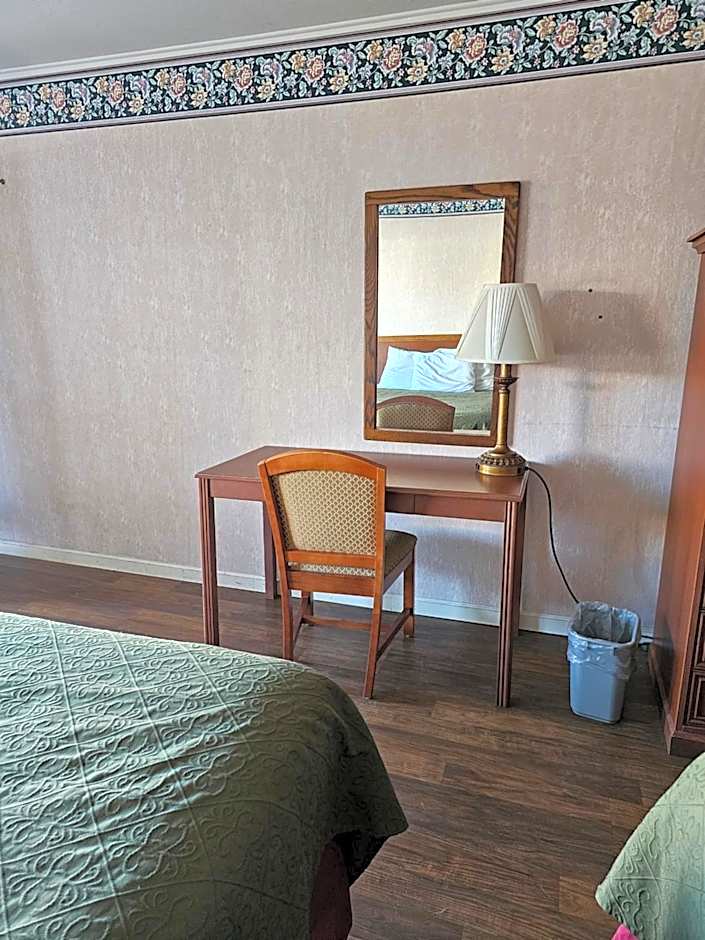 Travelodge by Wyndham Mackinaw City