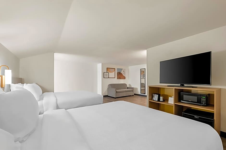 Spark by Hilton Freeport