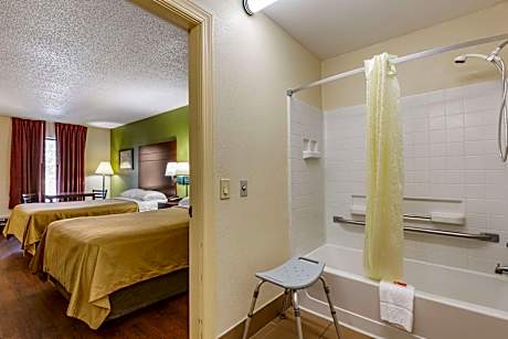 2 Double Beds, Nonsmoking, Accessible