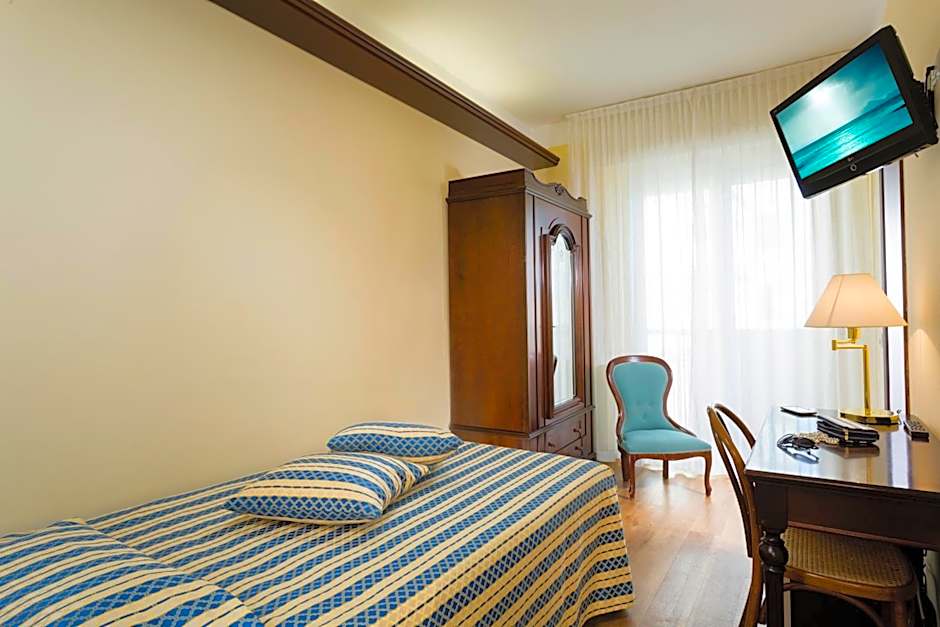 Hotel Milano Helvetia - in centro con piscina