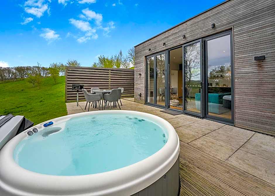 Swanborough Lakes Luxury Lodges