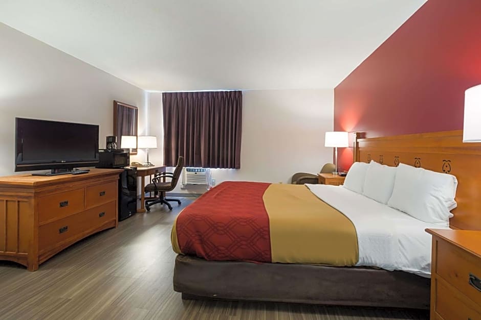 ECONO LODGE INN & SUITES