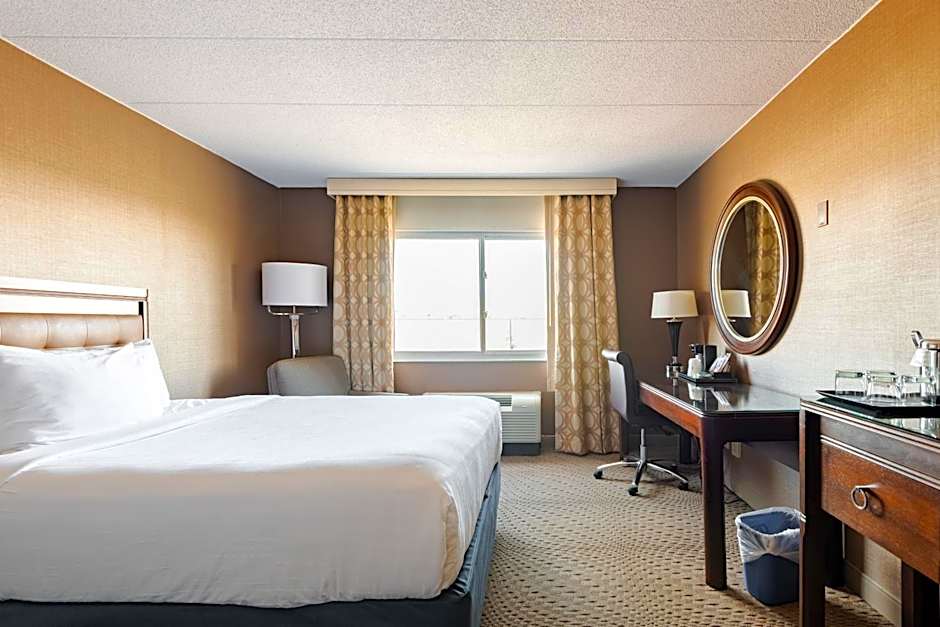Wyndham Omaha/West Dodge