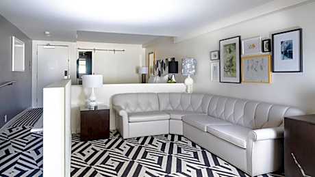 ADA Premier King Suite with Roll-in Shower