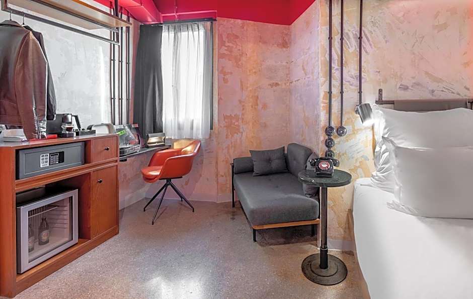 DAVE Red Athens - Son of a Brown