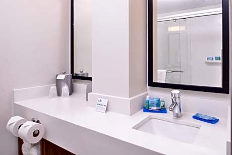 Queen Room with Two Queen Beds - Disability Access