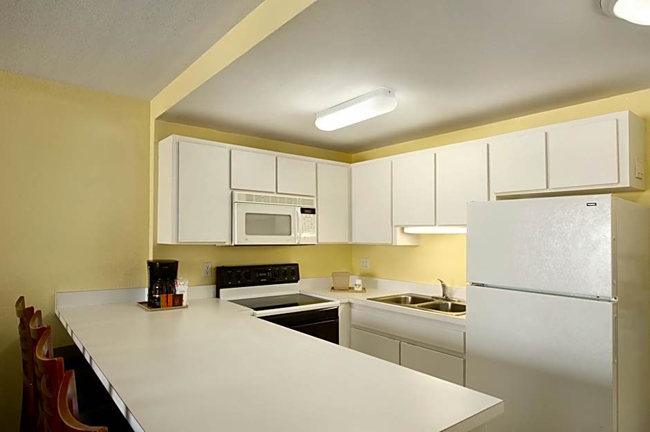 Days Inn by Wyndham Cocoa Beach Port Canaveral