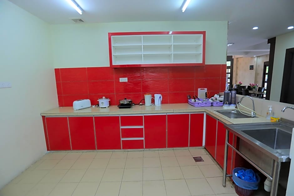 JAM Hotel Kota Warisan Near ERL Salak Tinggi Sepang