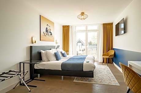 King Room with Balcony