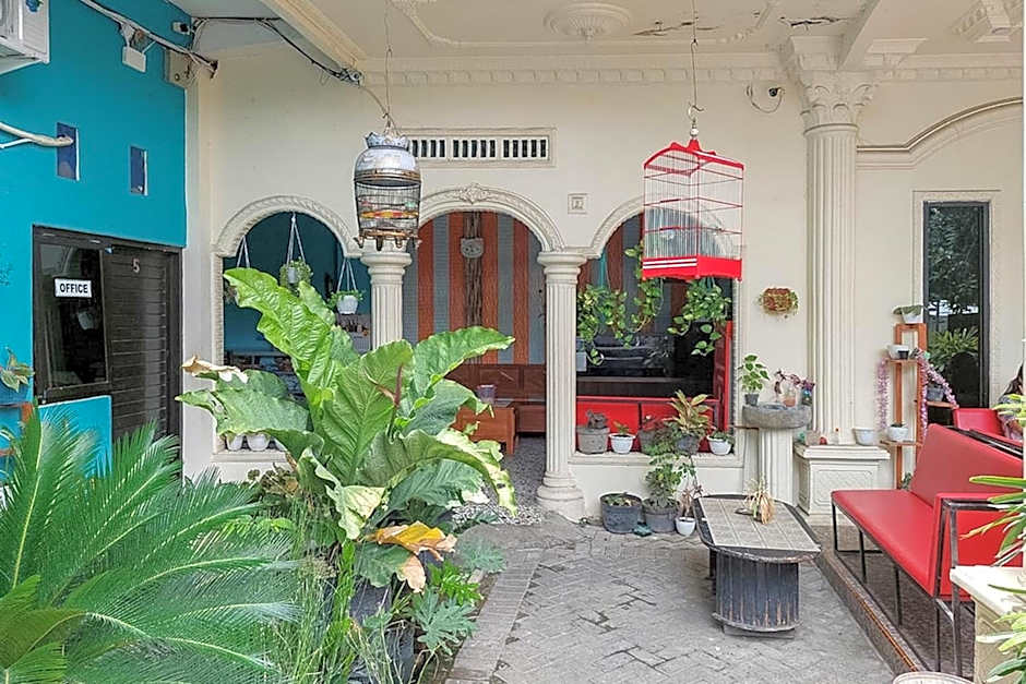 Icha Homestay near Terminal Purabaya Madiun