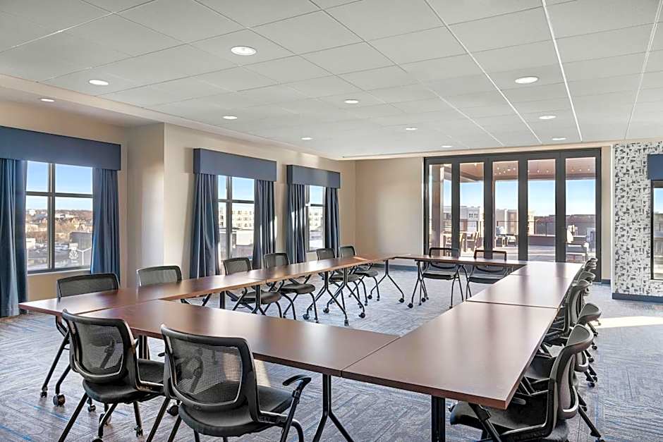 Courtyard by Marriott Milwaukee Brookfield at Poplar Creek
