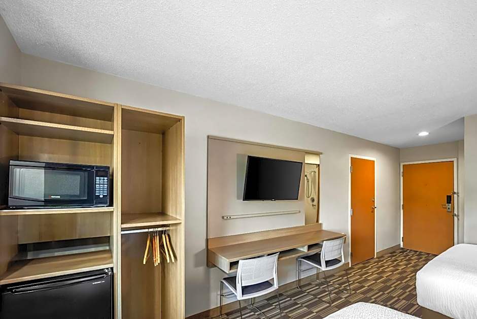 Microtel Inn & Suites by Wyndham Greensboro
