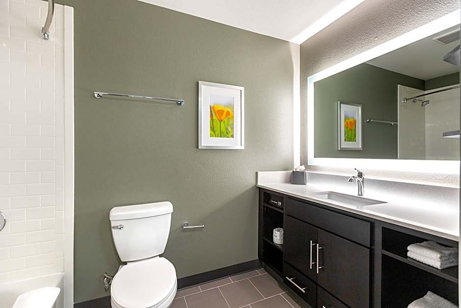 Candlewood Suites Ontario Convention Center