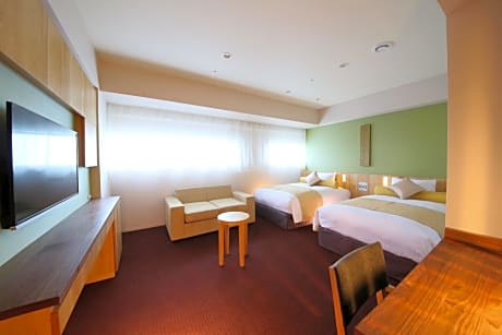 Deluxe Twin Room Non Smoking (separate breakfast charge for 5y/o and under) NON-REFUNDABLE