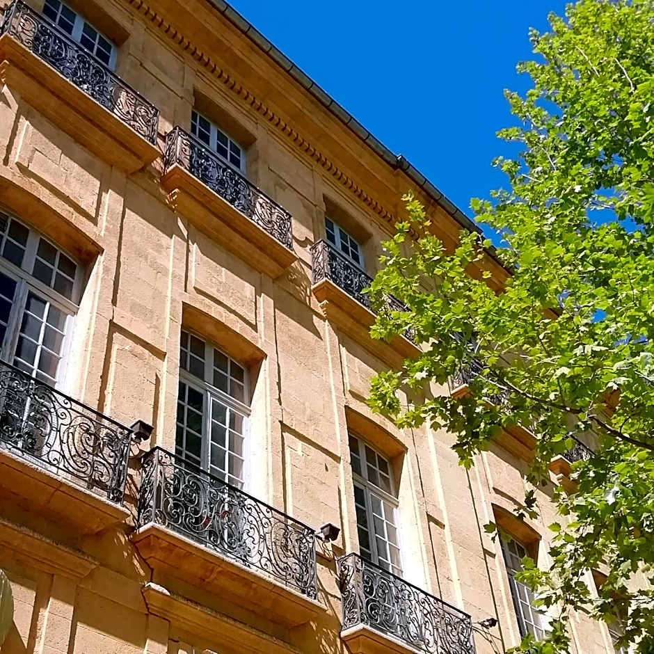 Sweet Home studio Aix en Pce, clim,terrasse,piscine,pkg,resto