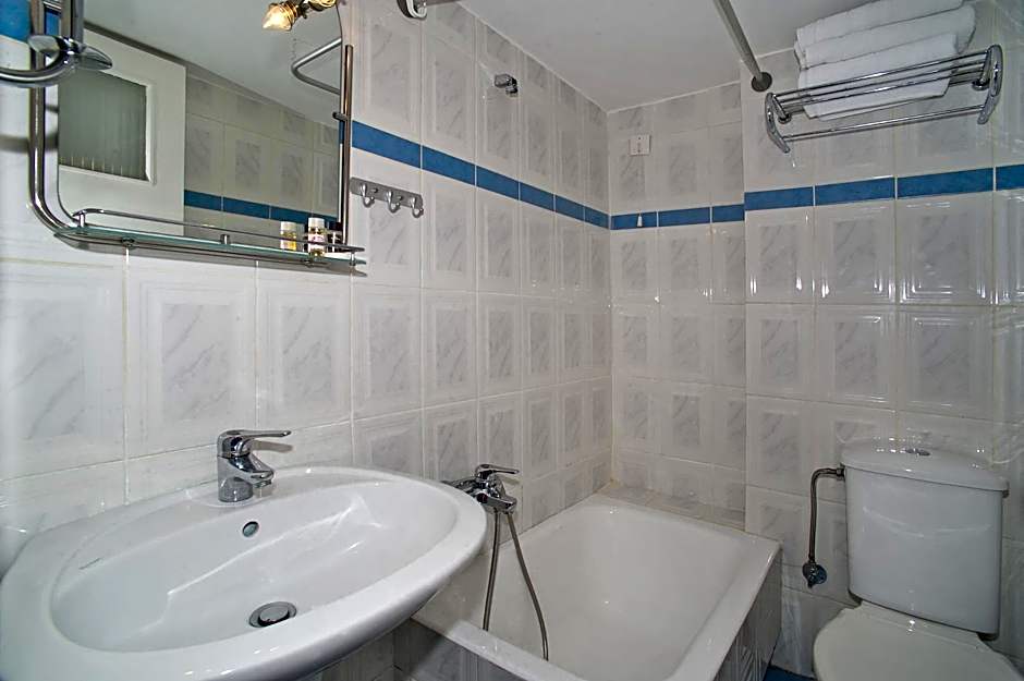 Anemoni Piraeus Hotel