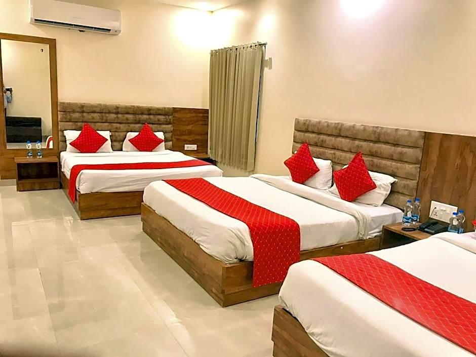 Hampton Hotel - 200 mt from Golden Temple 