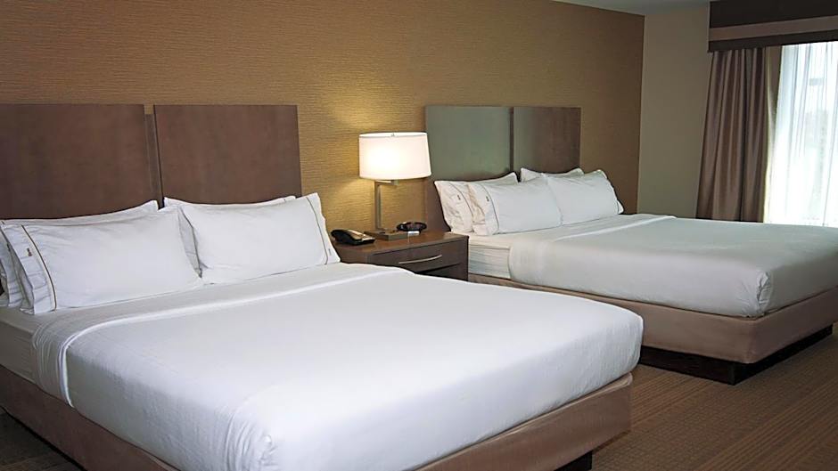 Holiday Inn Express & Suites Wichita Northeast By IHG