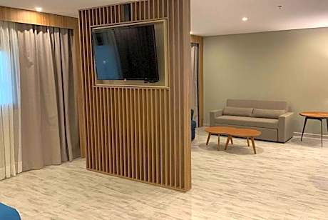 Premium King Room - Non-Smoking