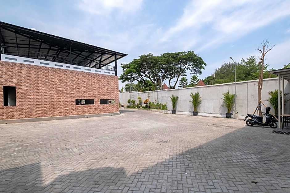 Sans WM Hotel Blitar