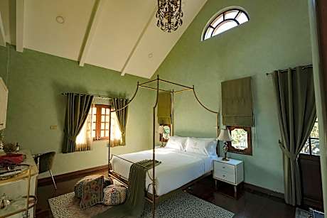 Deluxe River View King Room