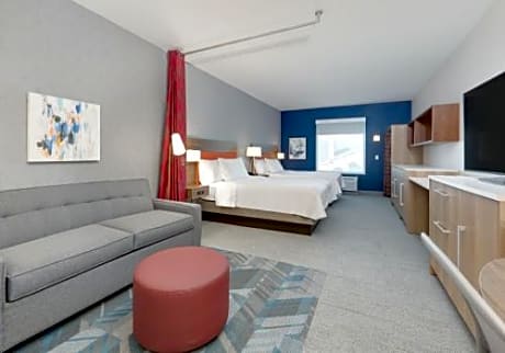 Queen Studio with Two Queen Beds - Non-Smoking