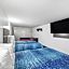 Hotel OPUS Bronx Near Bay Plaza Mall