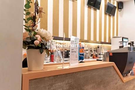 Single Bed in Mixed Dormitory Room