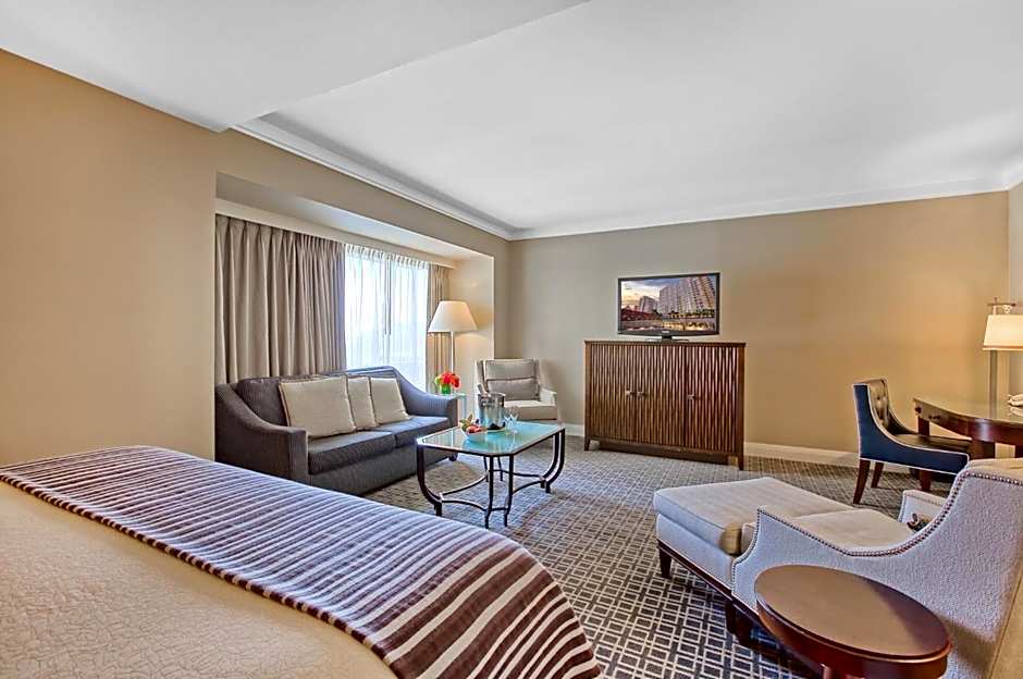 Omni Los Angeles Hotel At California Plaza